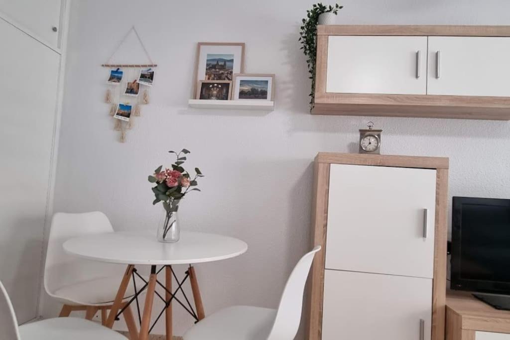 Piso Puerta Del Angel Apartment Jaen Bagian luar foto